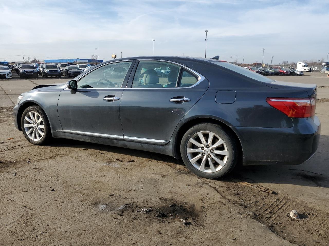 Obraz 2 z 2010 LEXUS LS 460 2010 z VIN JTHCL5EF3A5008692