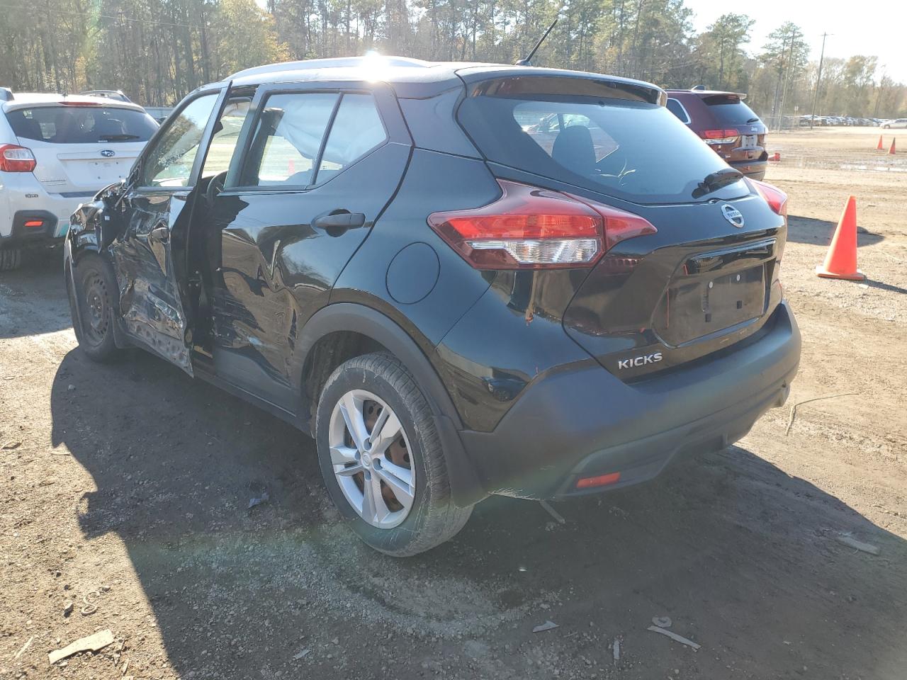 Image 2 of 2018 NISSAN KICKS S 2018 with VIN 3N1CP5CU7JL522393