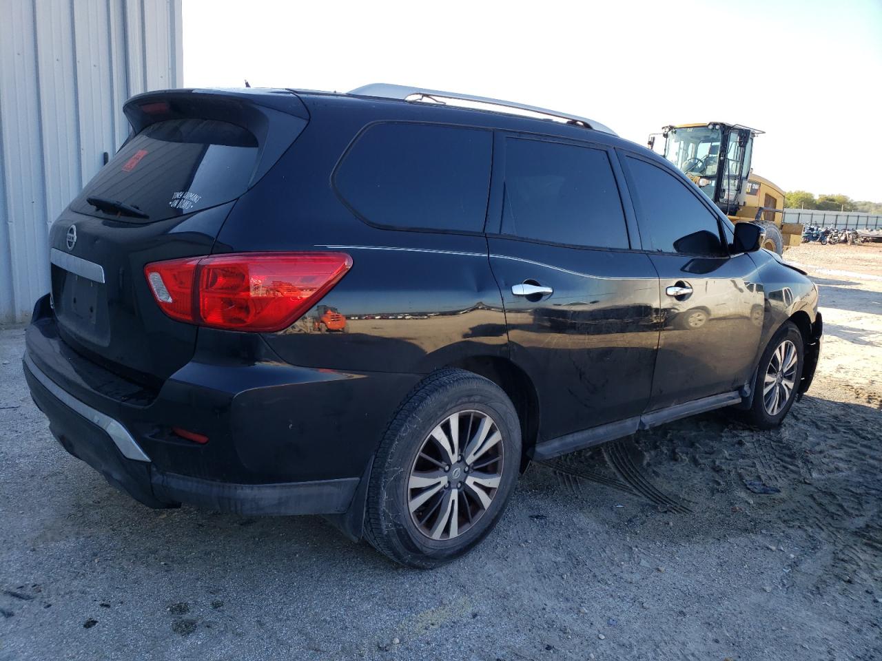 Obraz 3 z 2017 NISSAN PATHFINDER S 2017 z VIN 5N1DR2MN7HC611819