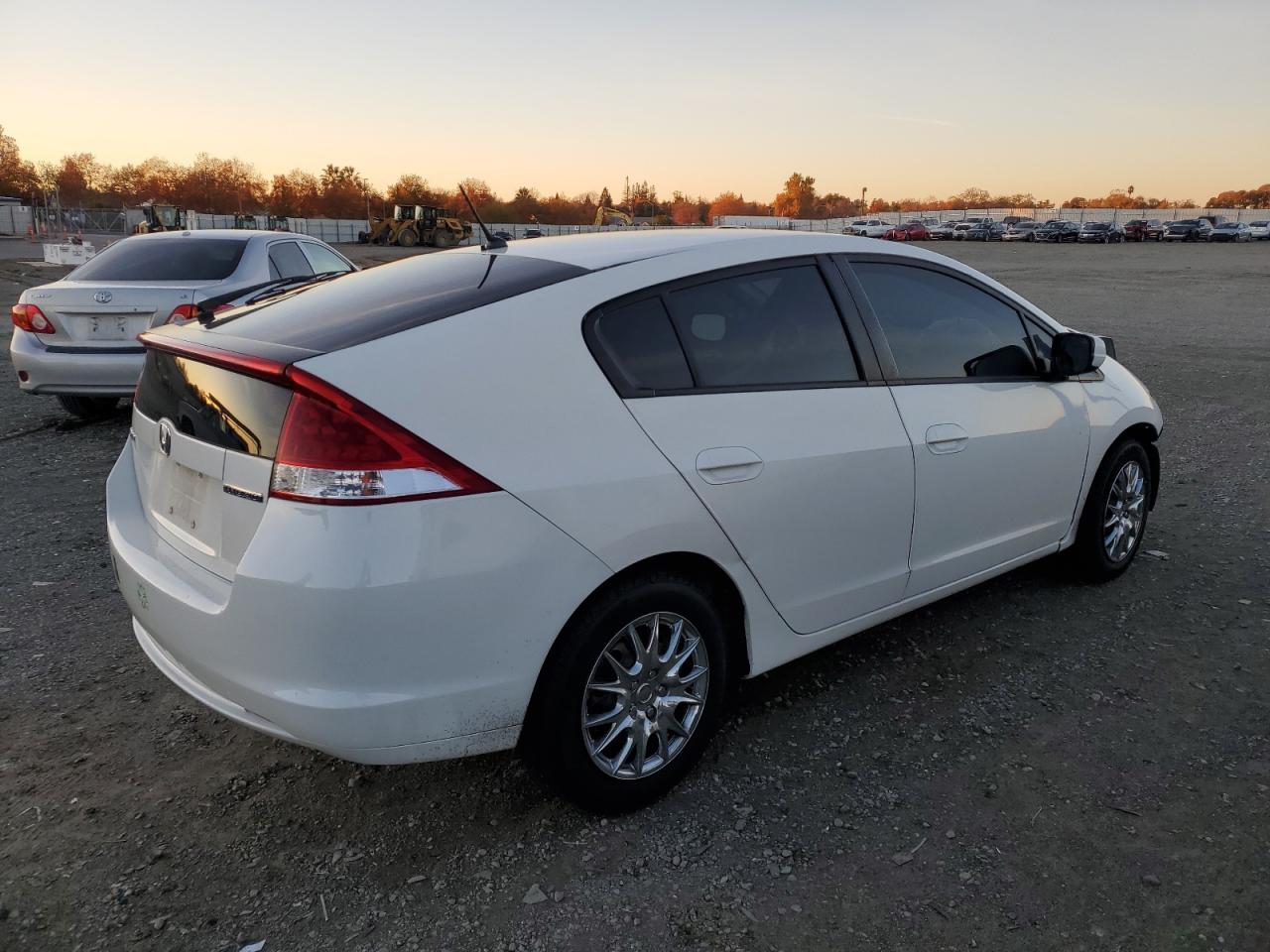Изображение 3 2011 HONDA INSIGHT LX 2011 с VIN JHMZE2H50BS008447