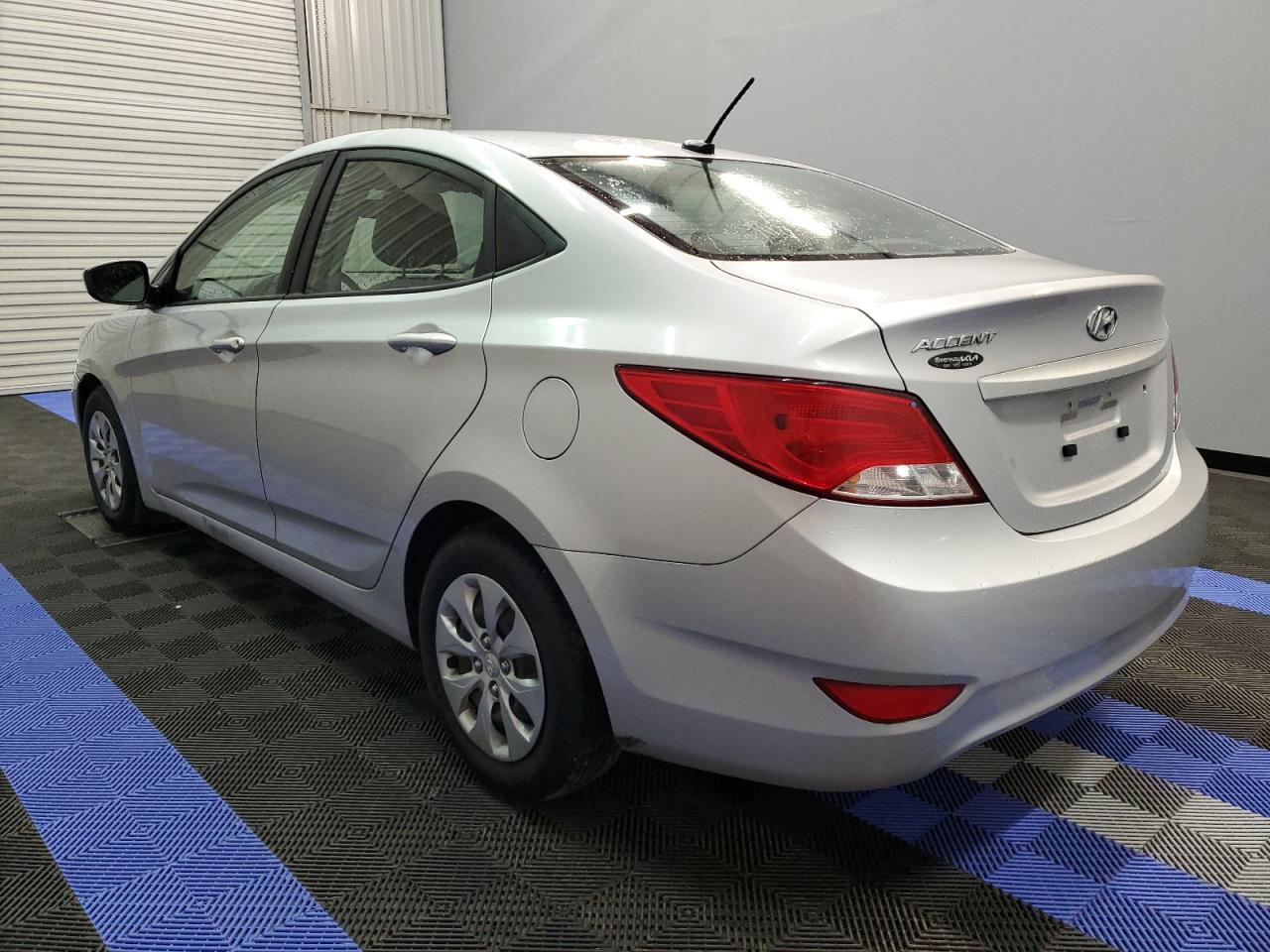 Изображение 2 2017 HYUNDAI ACCENT SE 2017 с VIN KMHCT4AE3HU293043