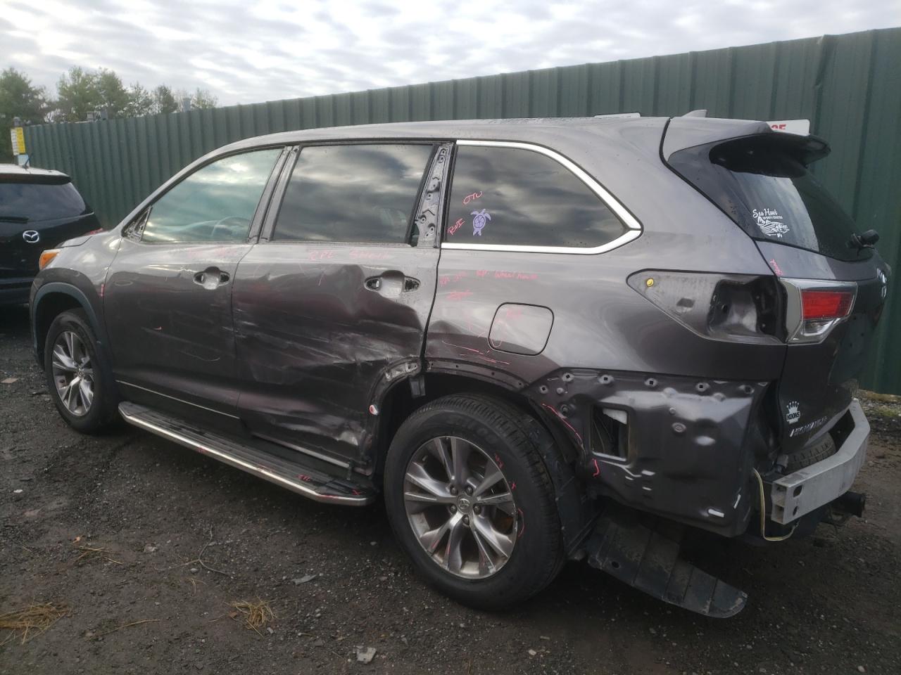 Image 2 of 2015 TOYOTA HIGHLANDER XLE 2015 with VIN 5TDJKRFH8FS208567