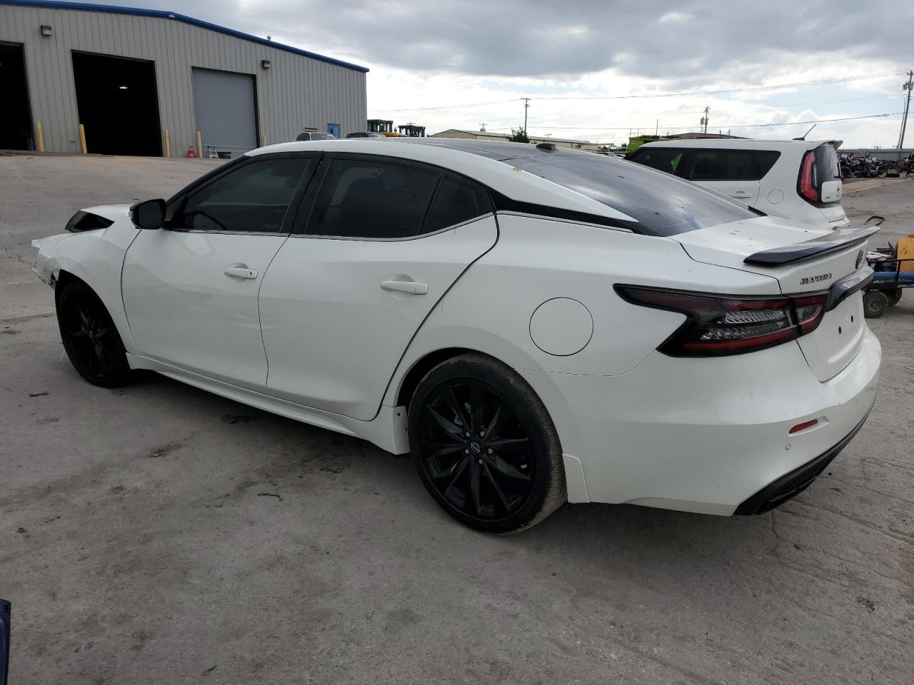 Изображение 2 2023 NISSAN MAXIMA SR 2023 с VIN 1N4AA6EV5PC503756