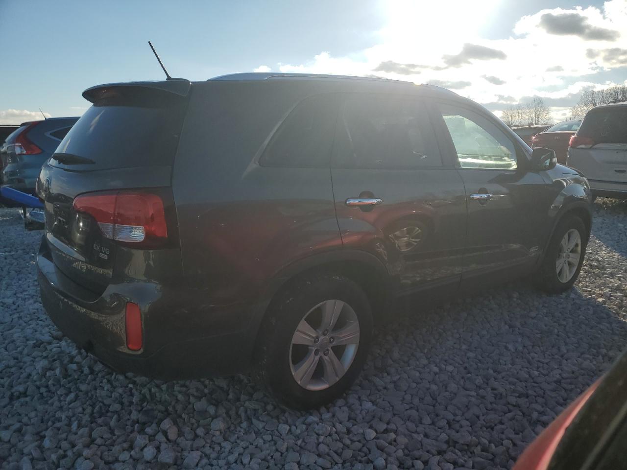 Obraz 3 z 2014 KIA SORENTO EX 2014 z VIN 5XYKUDA76EG482877