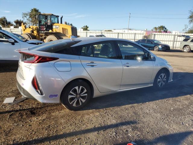 Изображение 3 2017 TOYOTA PRIUS PRIME  2017 с VIN JTDKARFP6H3059370