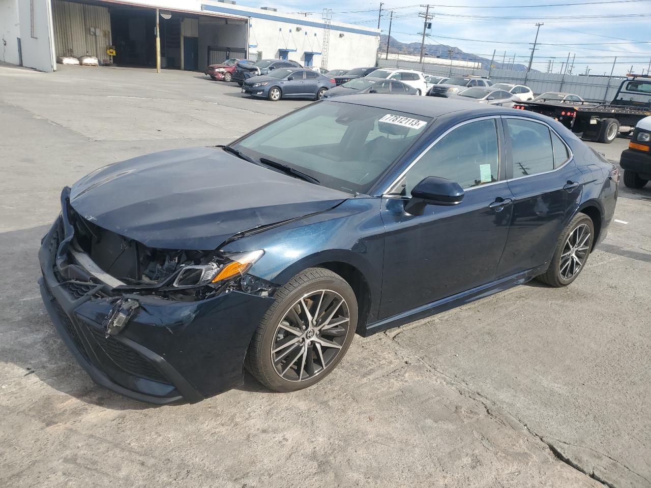 Obraz 1 z 2021 TOYOTA CAMRY SE 2021 z VIN 4T1G11AK1MU547127