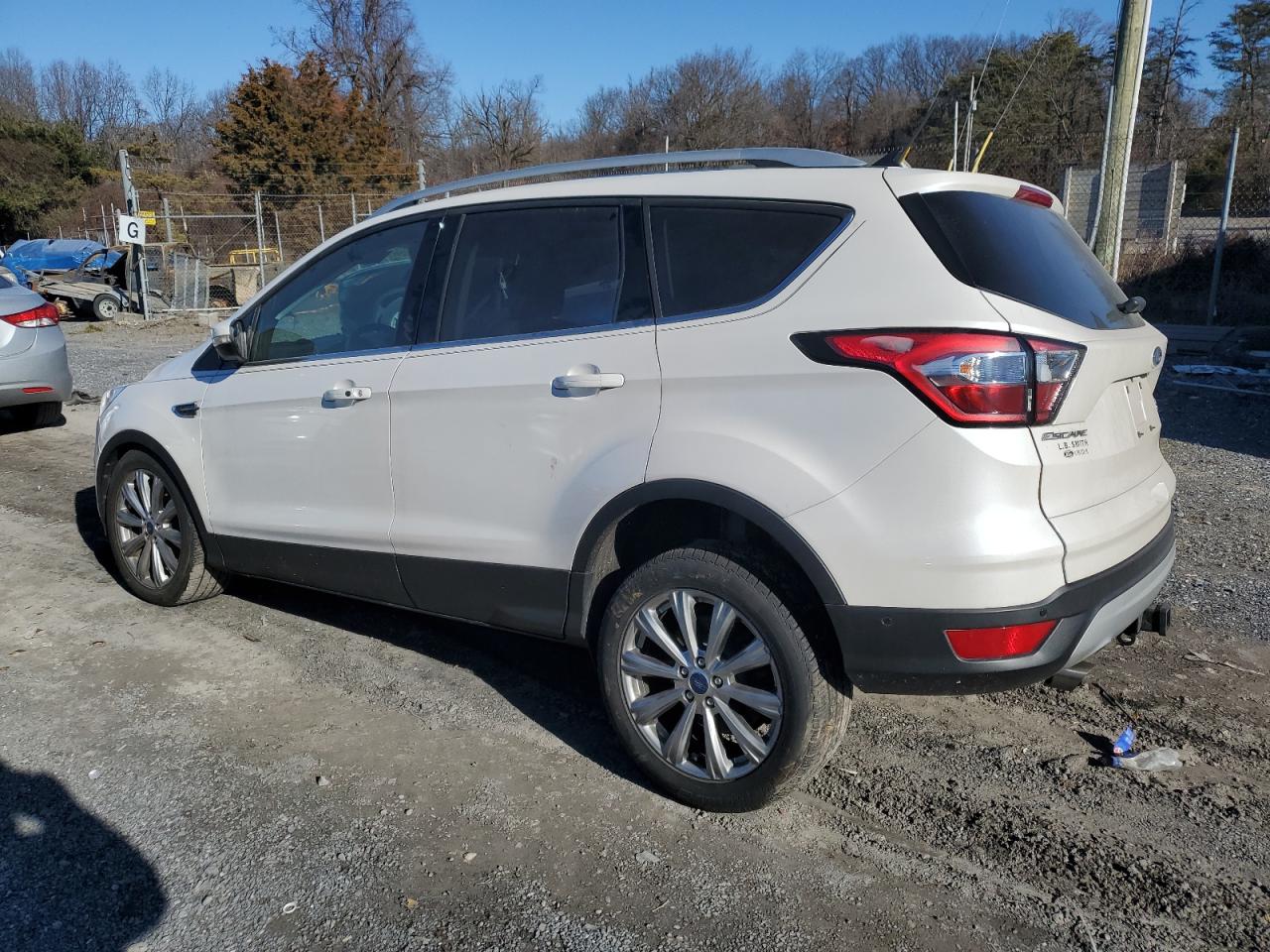 Obraz 2 z 2018 FORD ESCAPE TITANIUM 2018 z VIN 1FMCU9J93JUB85797
