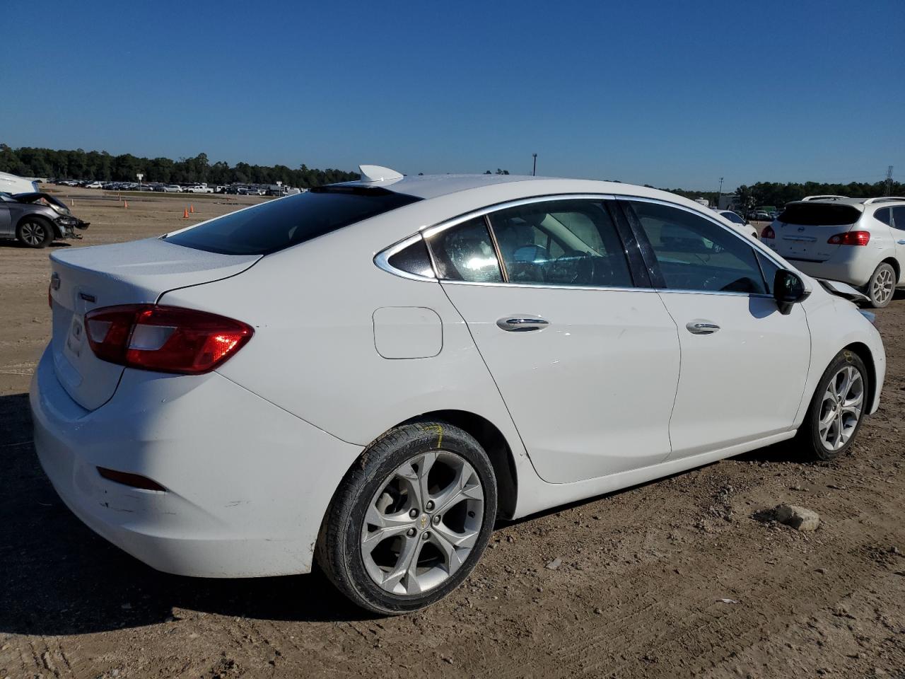 Image 3 of 2018 CHEVROLET CRUZE PREMIER 2018 with VIN 1G1BF5SMXJ7174955