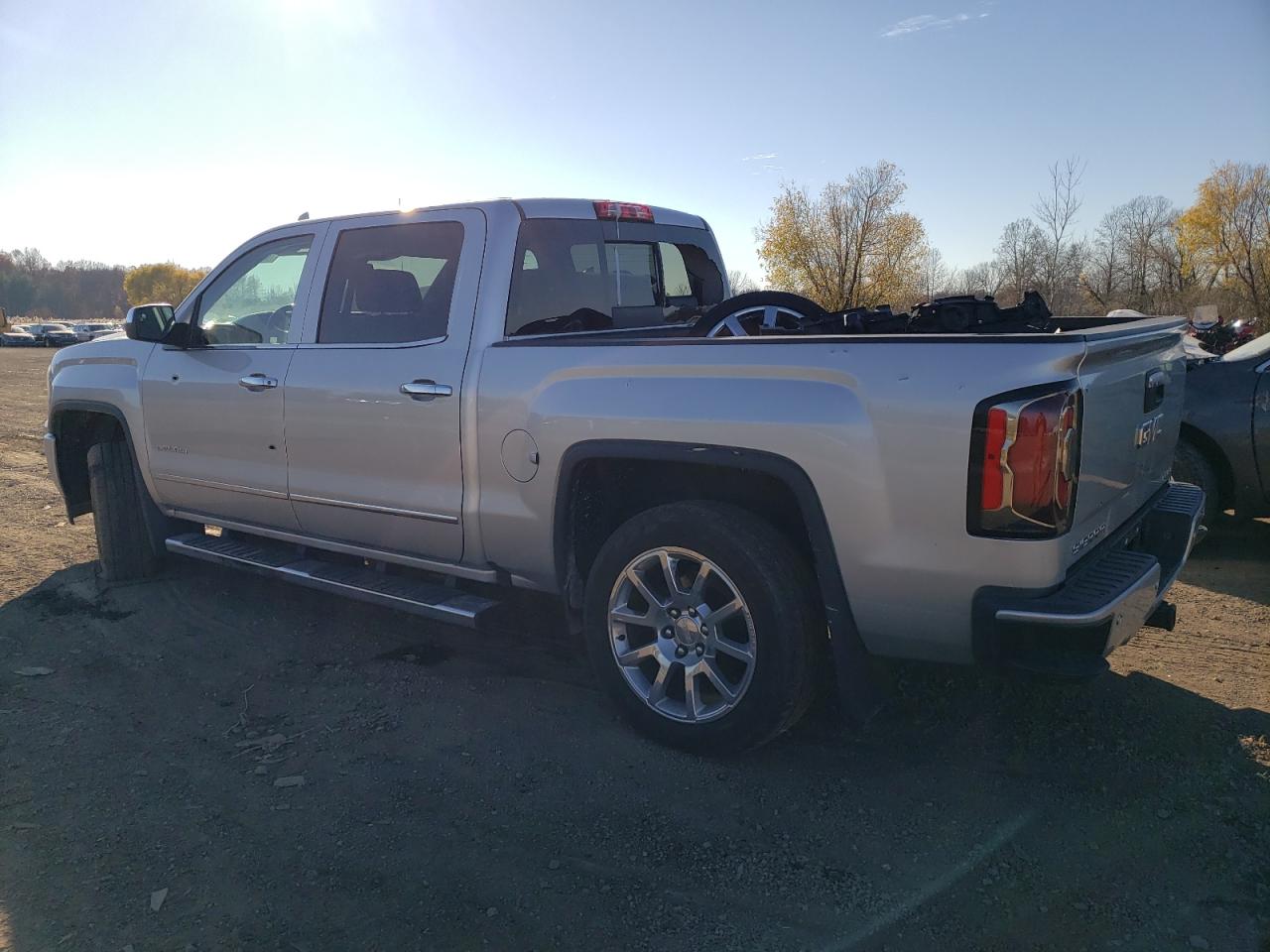 Image 2 of 2018 GMC SIERRA K1500 DENALI 2018 with VIN 3GTU2PEJ3JG123536
