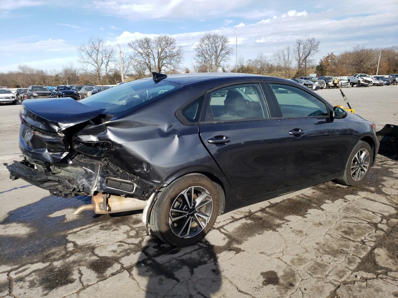 Изображение 3 2023 KIA FORTE LX 2023 с VIN 3KPF24ADXPE508927