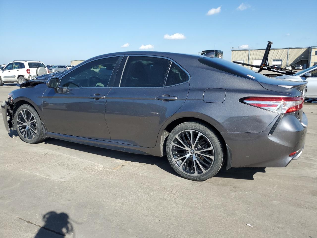Изображение 2 2020 TOYOTA CAMRY SE 2020 с VIN 4T1G11AK1LU868955