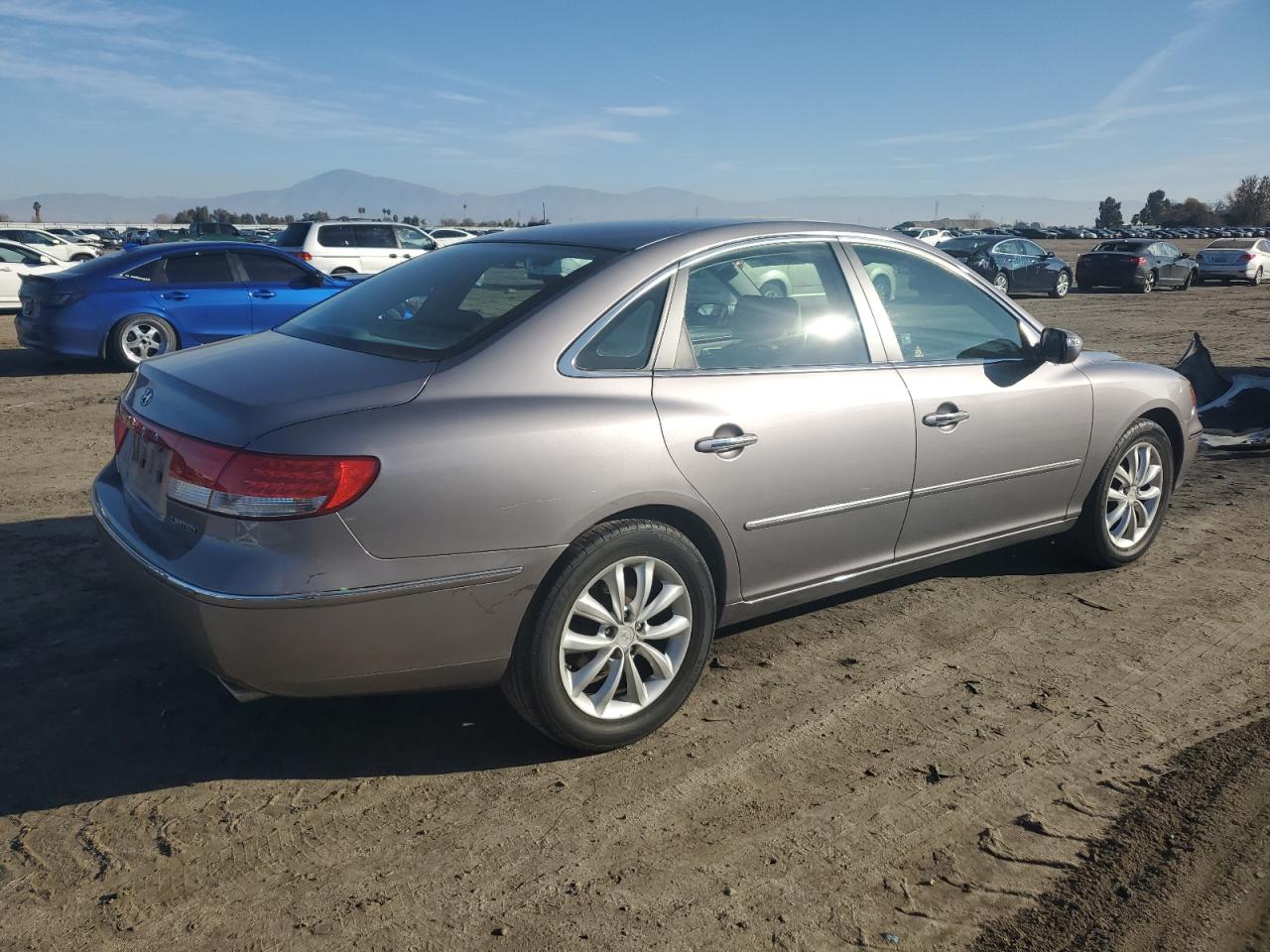 Image 3 of 2007 HYUNDAI AZERA SE 2007 with VIN KMHFC46F27A154388