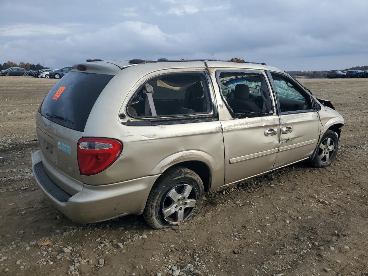 Image 3 of 2005 DODGE GRAND CARAVAN SXT 2005 with VIN 2D4GP44L05R269072
