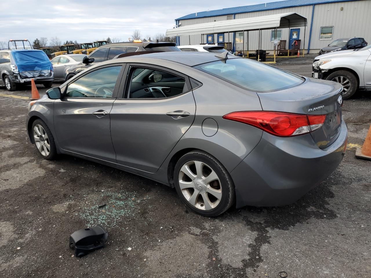 Obraz 2 z 2013 HYUNDAI ELANTRA GLS 2013 z VIN 5NPDH4AE4DH173525