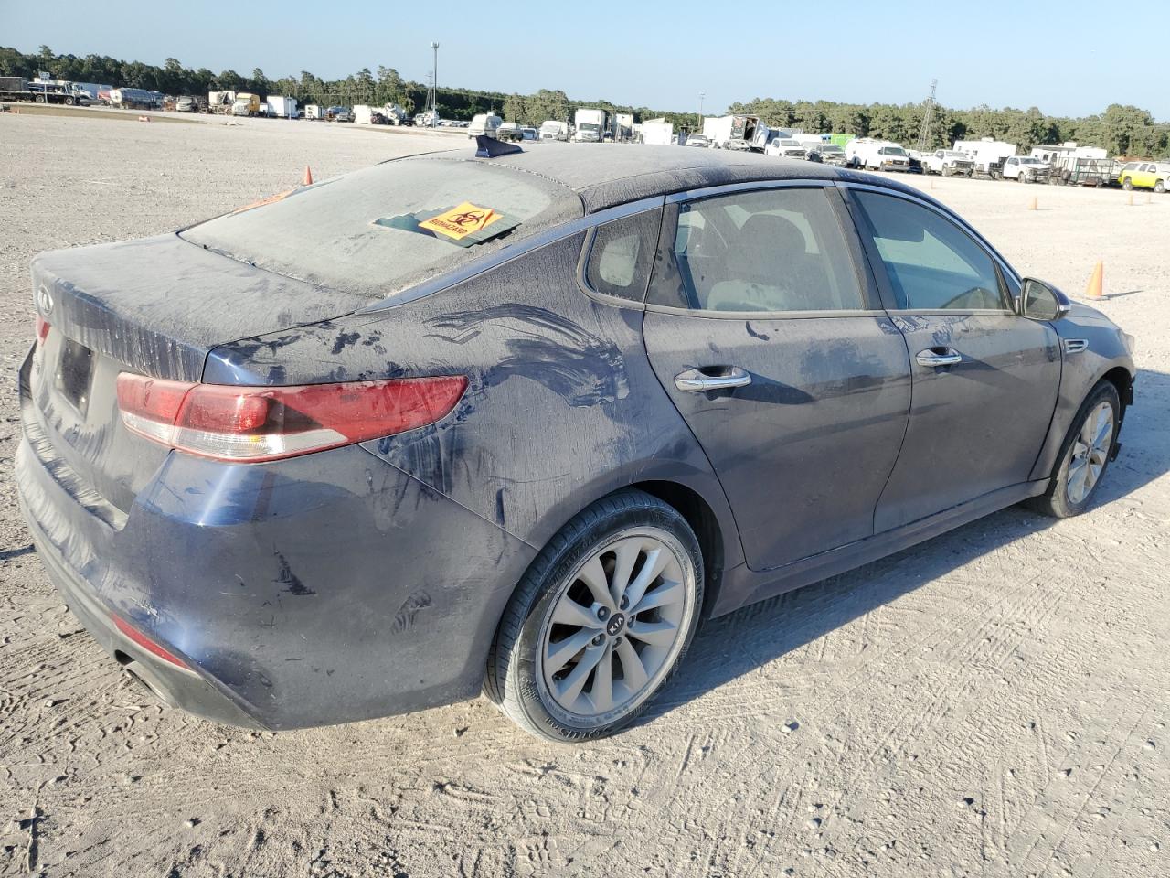 Obraz 3 z 2017 KIA OPTIMA LX 2017 z VIN 5XXGT4L39HG132395