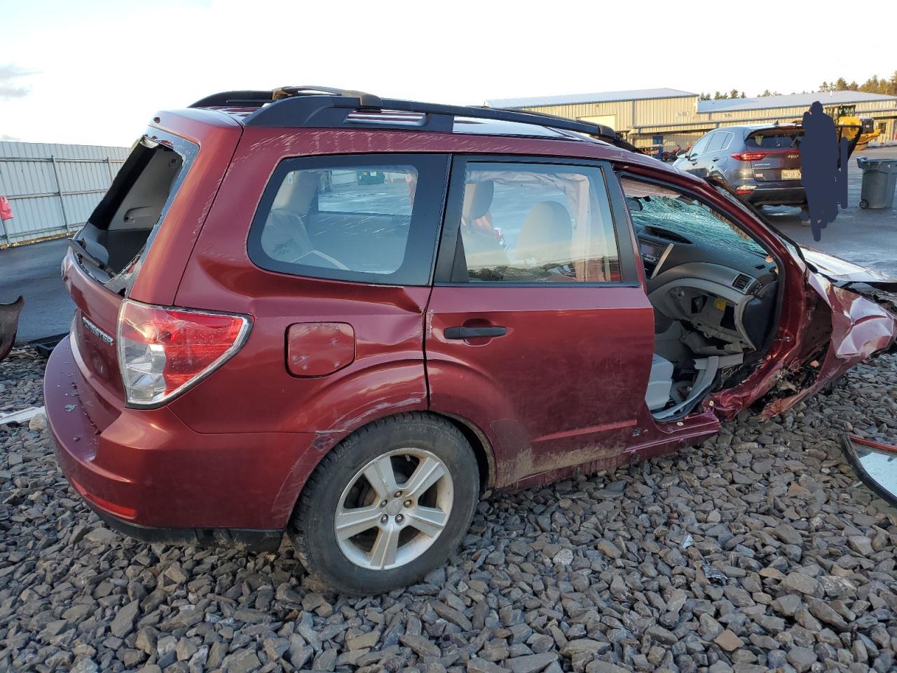 Obraz 3 z 2010 SUBARU FORESTER XS 2010 z VIN JF2SH6BC7AH797525
