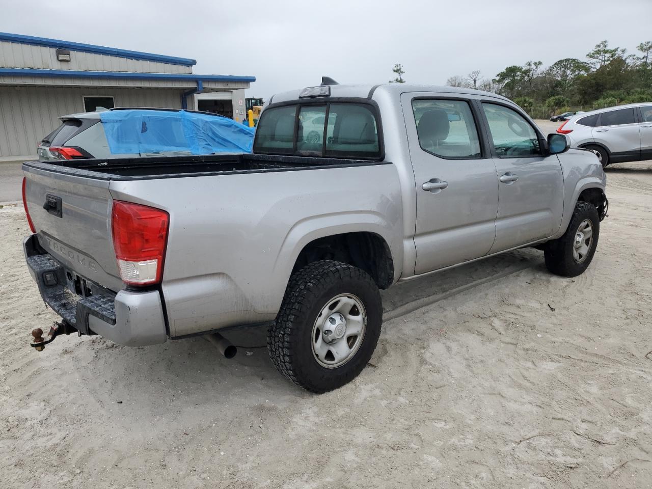 Изображение 3 2017 TOYOTA TACOMA DOUBLE CAB 2017 с VIN 5TFAX5GN0HX092535
