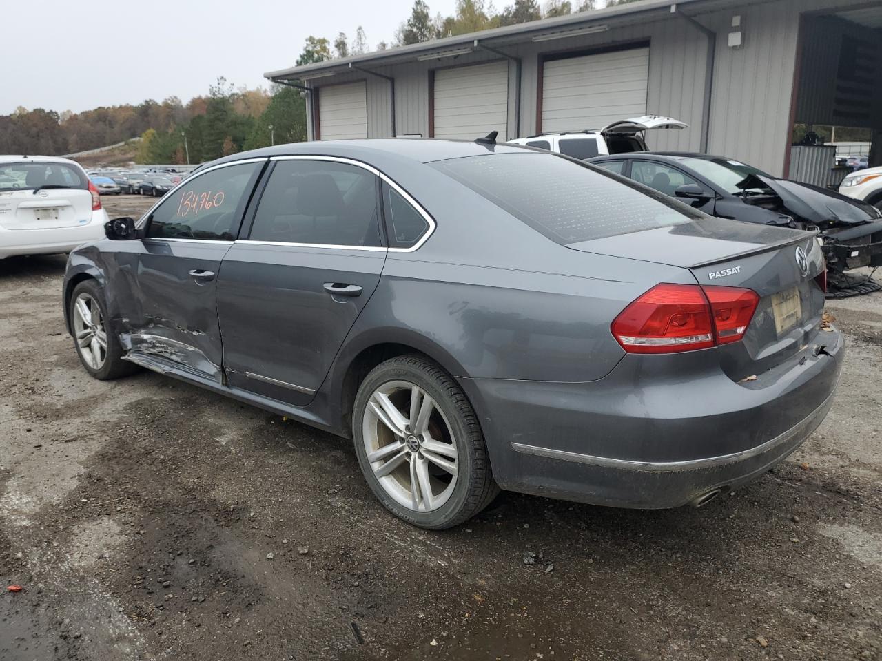 Изображение 2 2014 VOLKSWAGEN PASSAT SE 2014 с VIN 1VWBN7A37EC001631