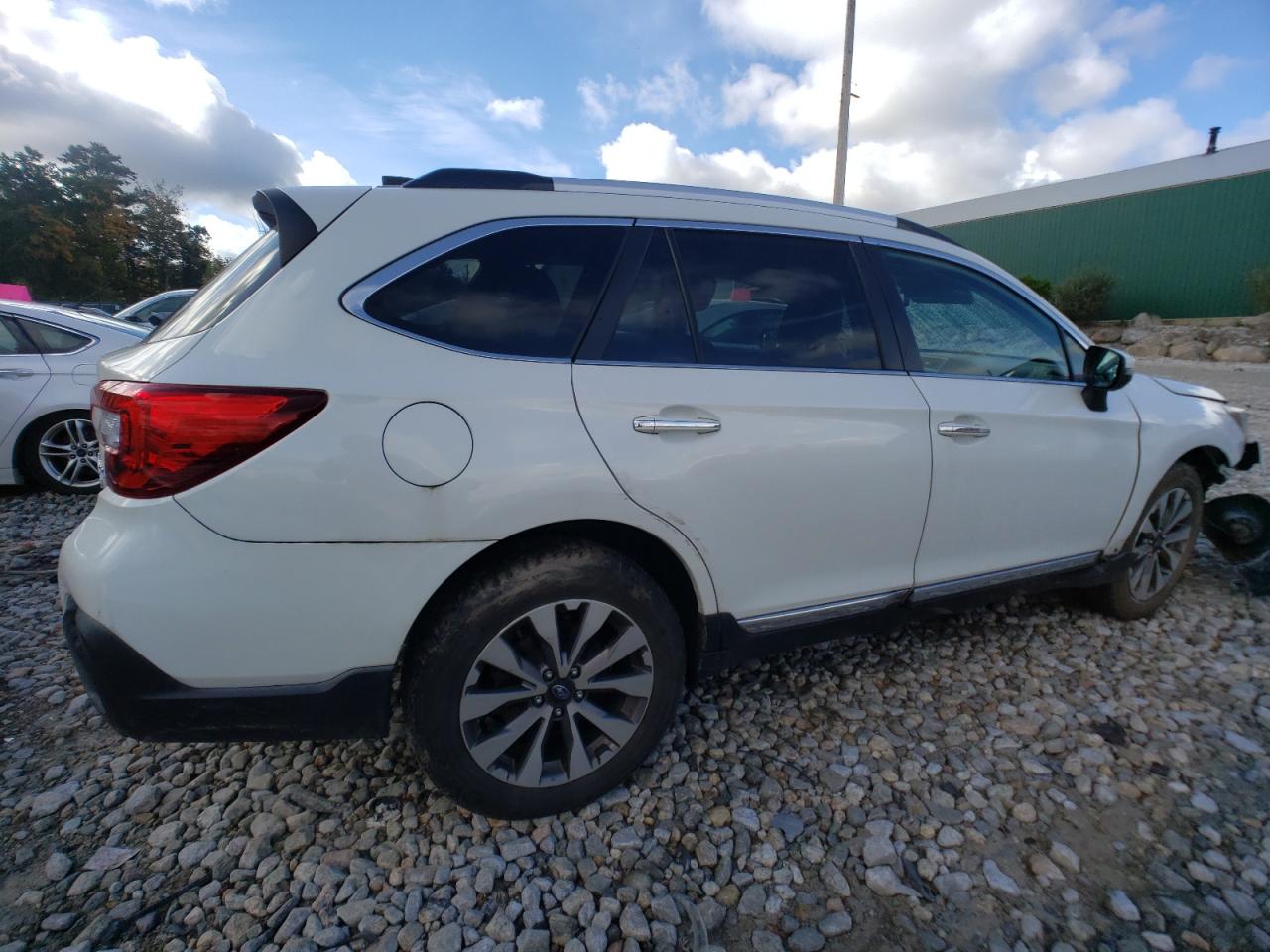 Image 3 of 2018 SUBARU OUTBACK TOURING 2018 with VIN 4S4BSETC2J3283521
