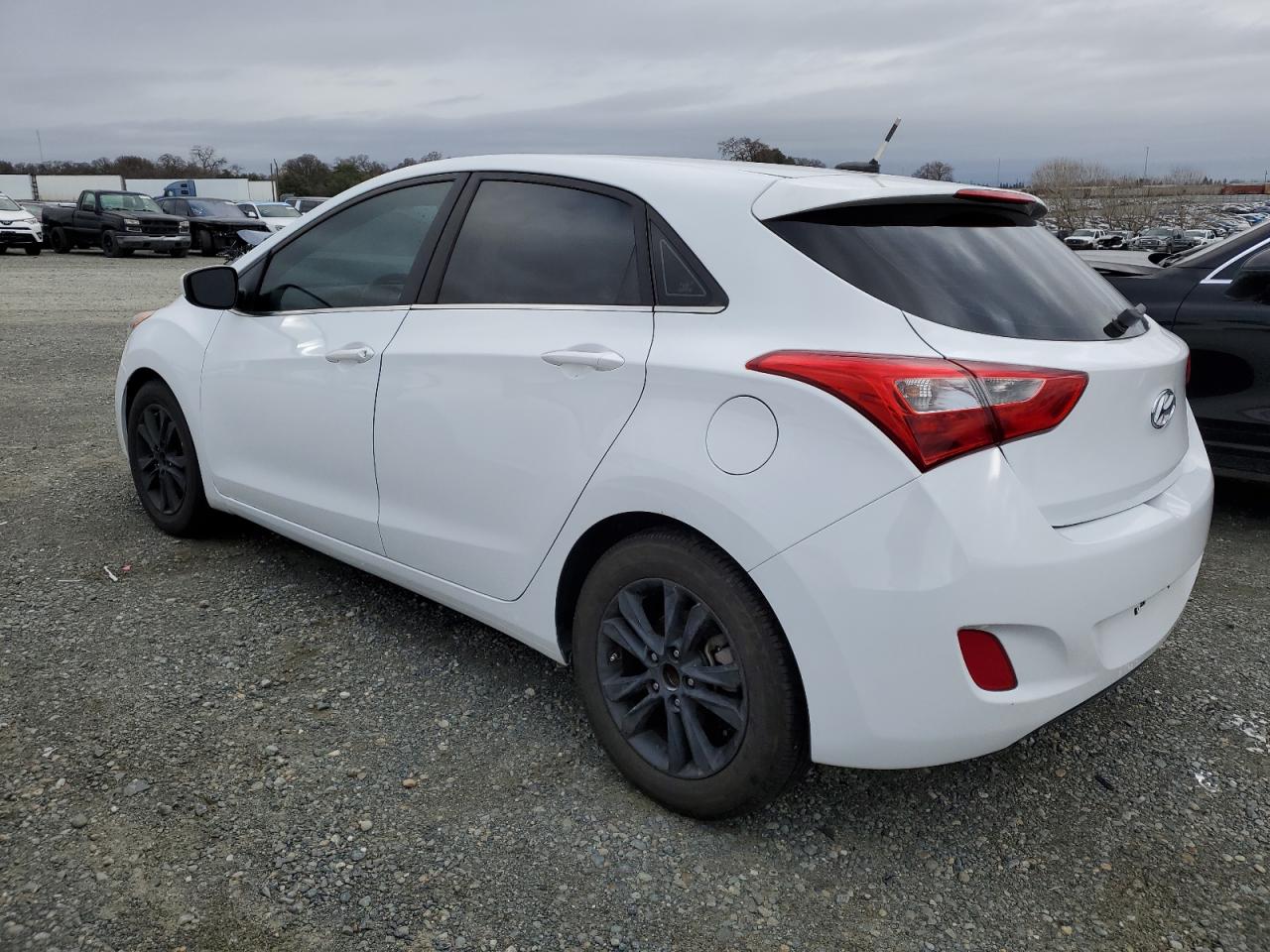 Изображение 2 2017 HYUNDAI ELANTRA GT  2017 с VIN KMHD35LH8HU376744