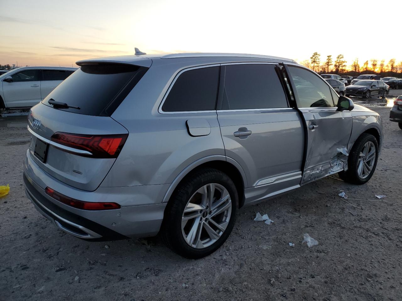 Image 3 of 2022 AUDI Q7 PREMIUM PLUS 2022 with VIN WA1LXBF76ND019879
