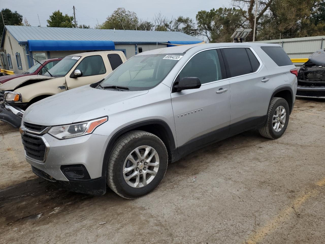 Obraz 1 z 2020 CHEVROLET TRAVERSE LS 2020 z VIN 1GNERFKW4LJ276056