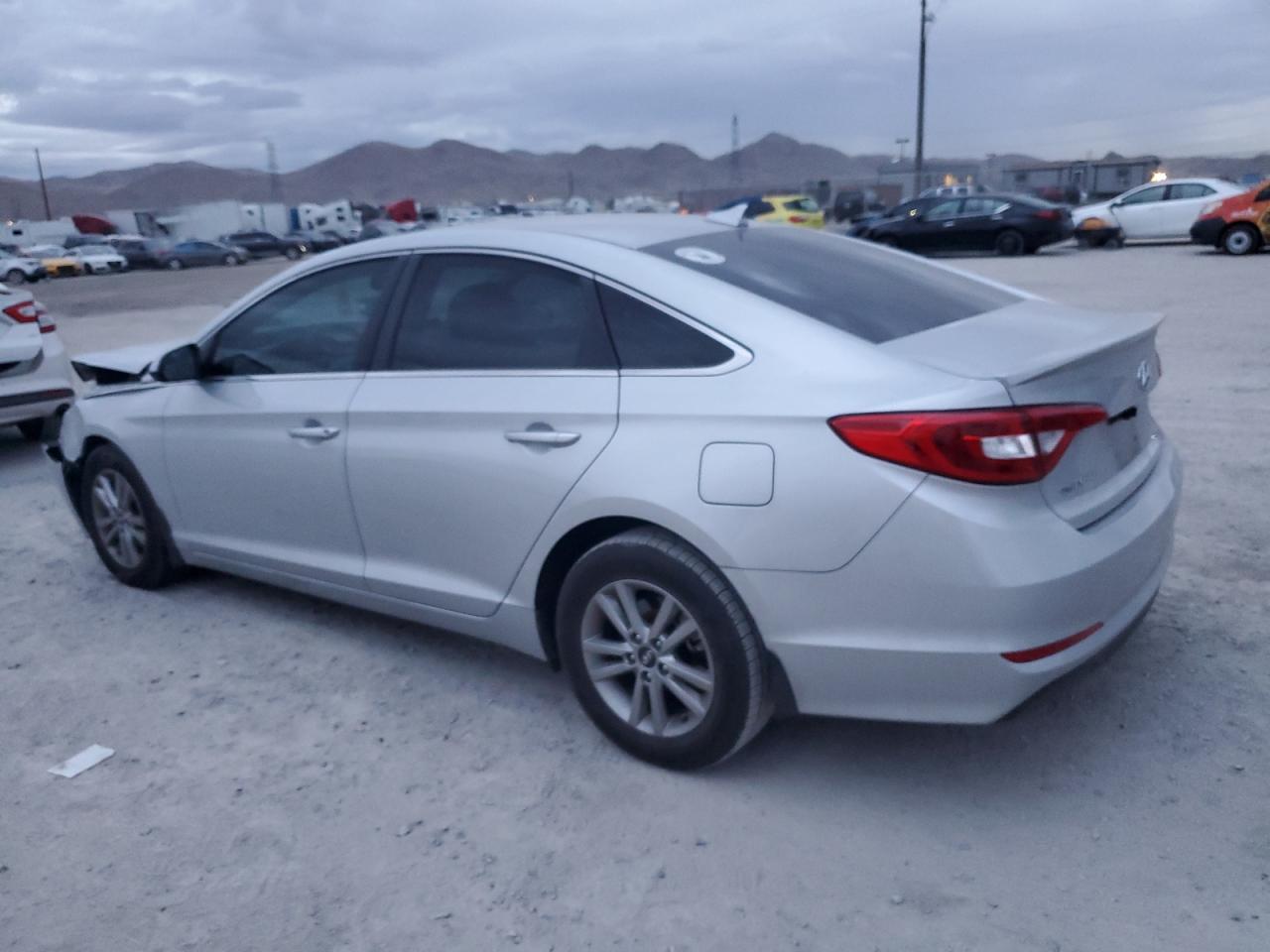 Image 2 of 2015 HYUNDAI SONATA SE 2015 with VIN 5NPE24AFXFH201958