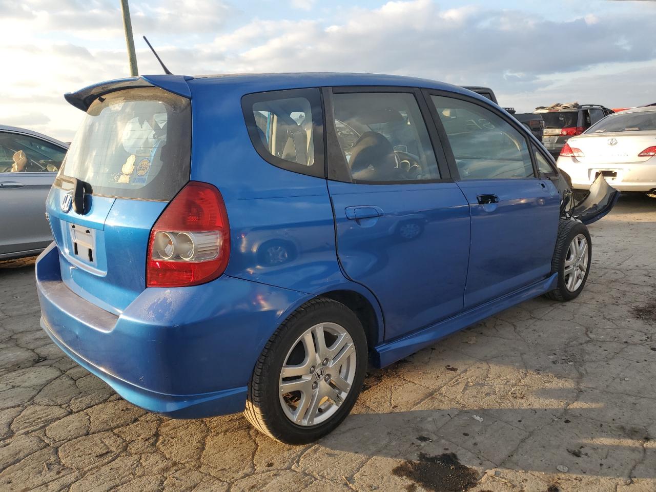 Изображение 3 2007 HONDA FIT S 2007 с VIN JHMGD38697S008477