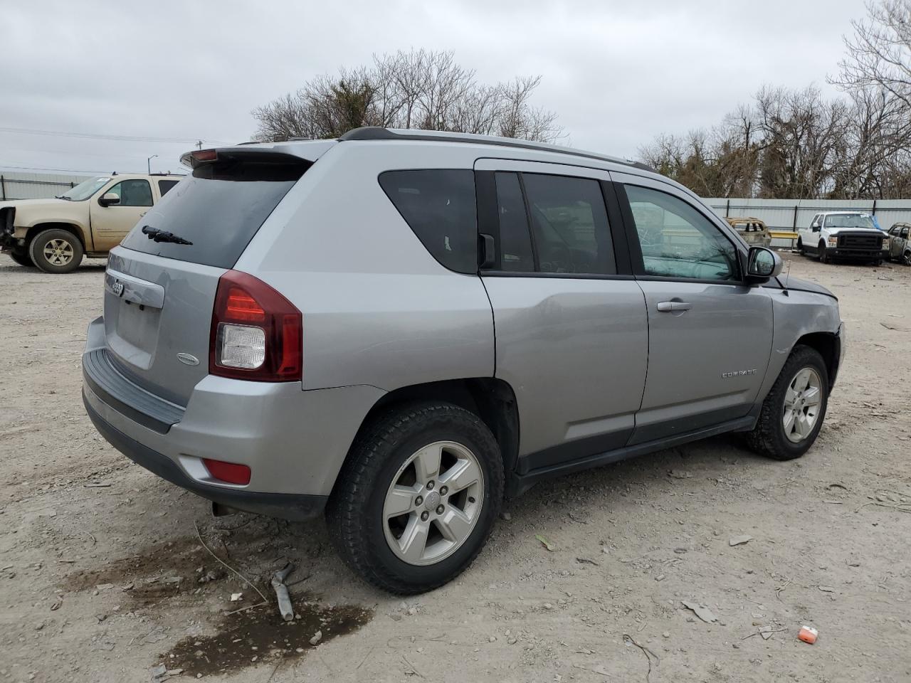 Image 3 of 2016 JEEP COMPASS LATITUDE 2016 with VIN 1C4NJCEAXGD769288