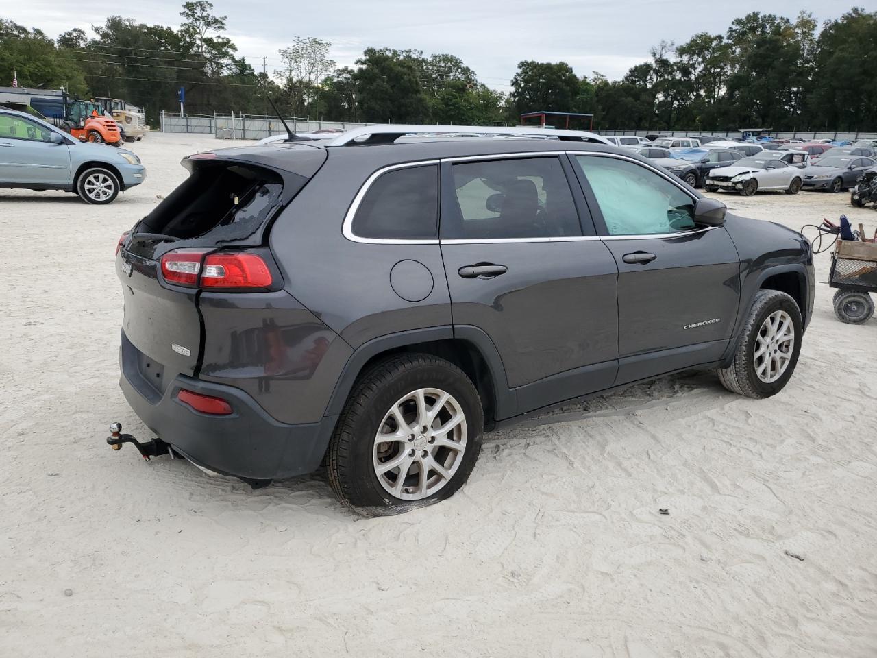 Image 3 of 2015 JEEP CHEROKEE LATITUDE 2015 with VIN 1C4PJMCS6FW630658