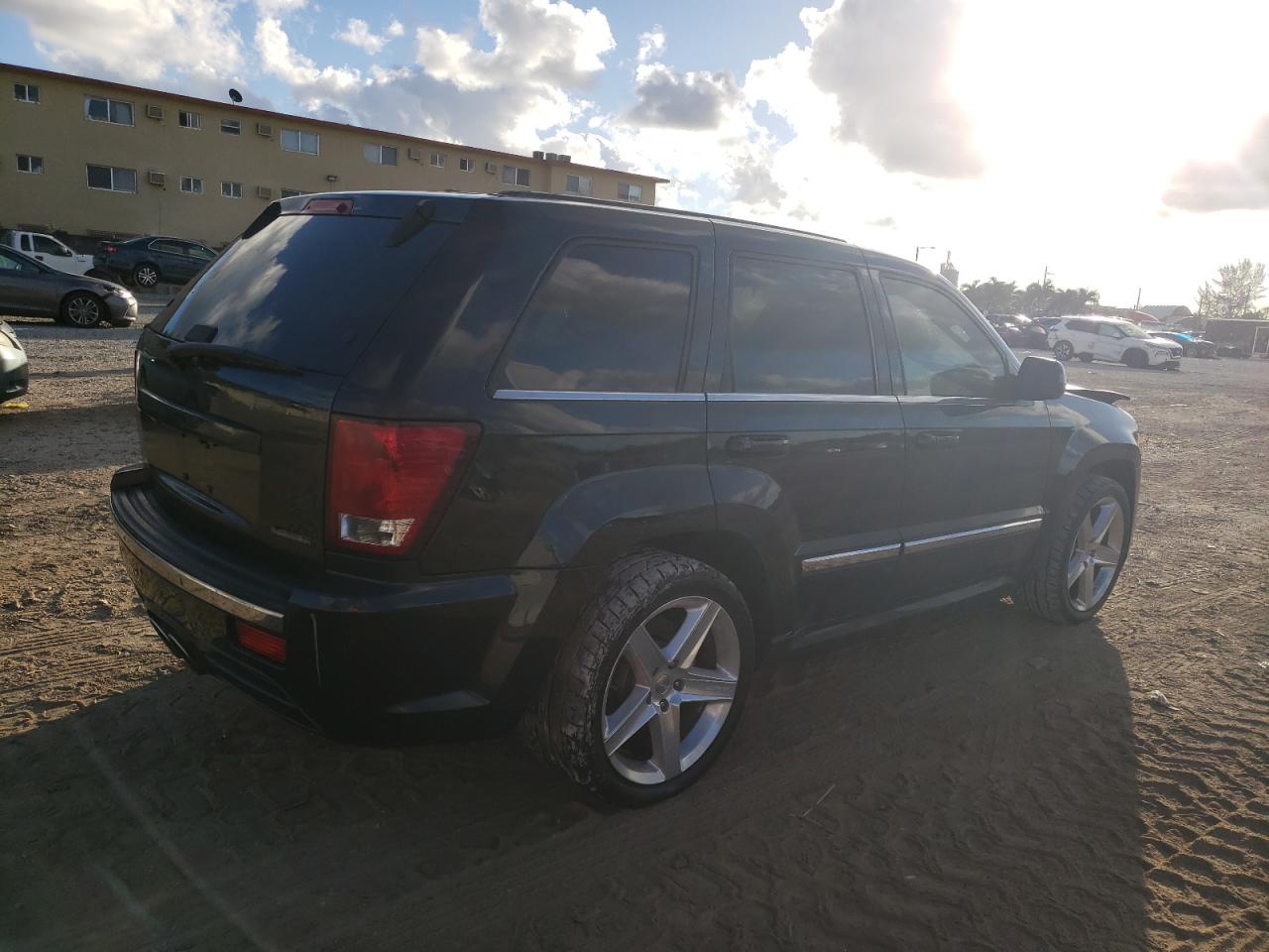 Image 3 of 2009 JEEP GRAND CHEROKEE SRT-8 2009 with VIN 1J8HR78W79C554070