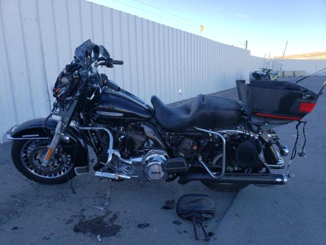 Image 3 of 2011 HARLEY-DAVIDSON FLHTK  2011 with VIN 1HD1KEM14BB609841
