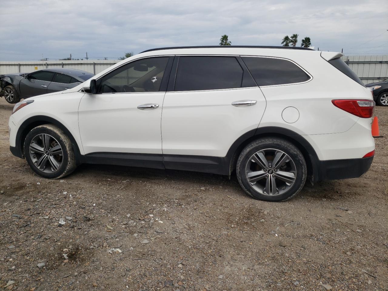 Image 2 of 2016 HYUNDAI SANTA FE SE ULTIMATE 2016 with VIN KM8SR4HFXGU143521