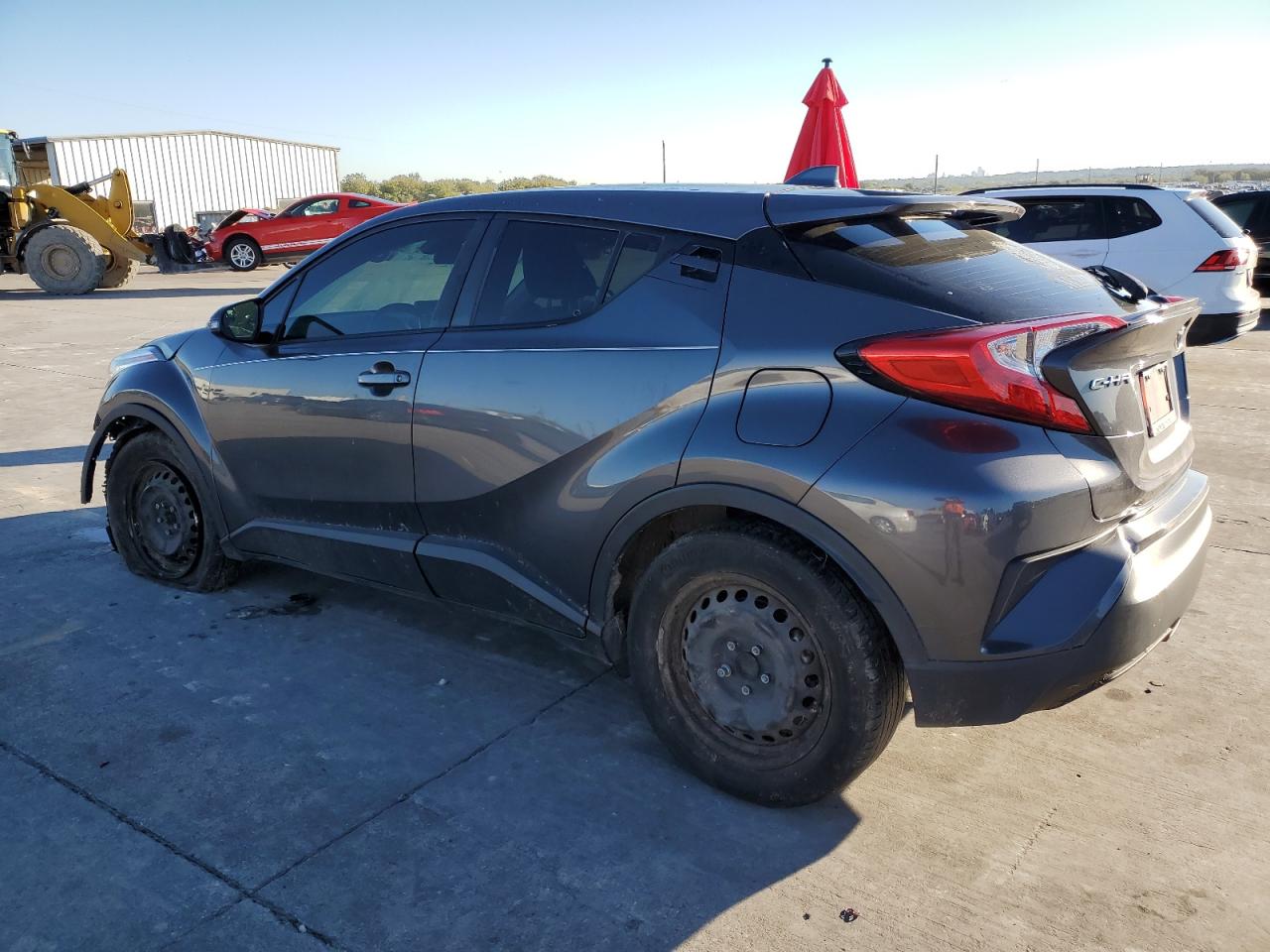 Image 2 of 2020 TOYOTA C-HR XLE 2020 with VIN JTNKHMBX9L1084297