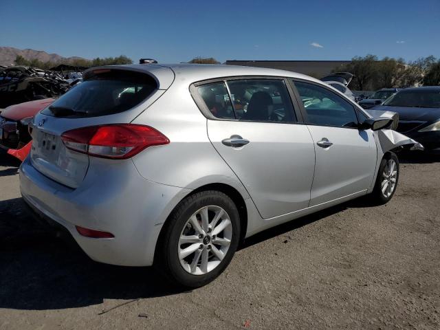 Obraz 3 z 2017 KIA FORTE LX 2017 z VIN KNAFK5A83H5685273