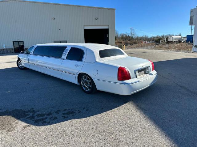Image 3 of 2006 LINCOLN TOWN CAR EXECUTIVE 2006 with VIN 1L1FM88W26Y630583