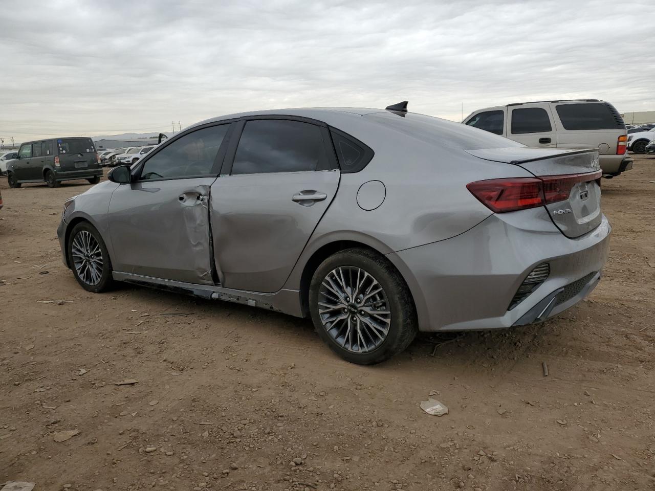 Obraz 2 z 2023 KIA FORTE GT LINE 2023 z VIN 3KPF54AD4PE579936