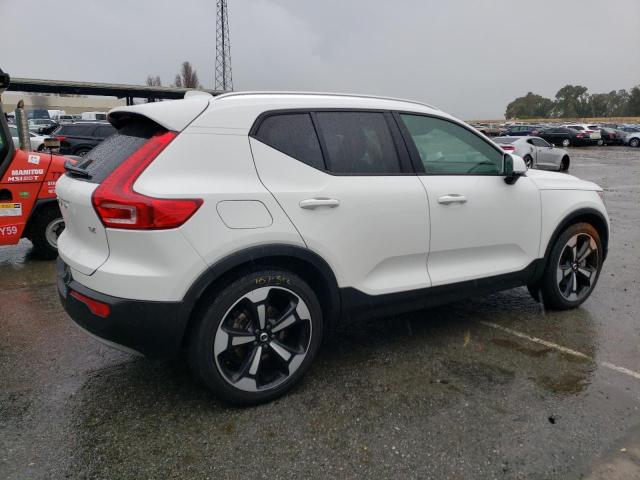 Изображение 3 2020 VOLVO XC40 T4 MOMENTUM 2020 с VIN YV4AC2HK9L2206047