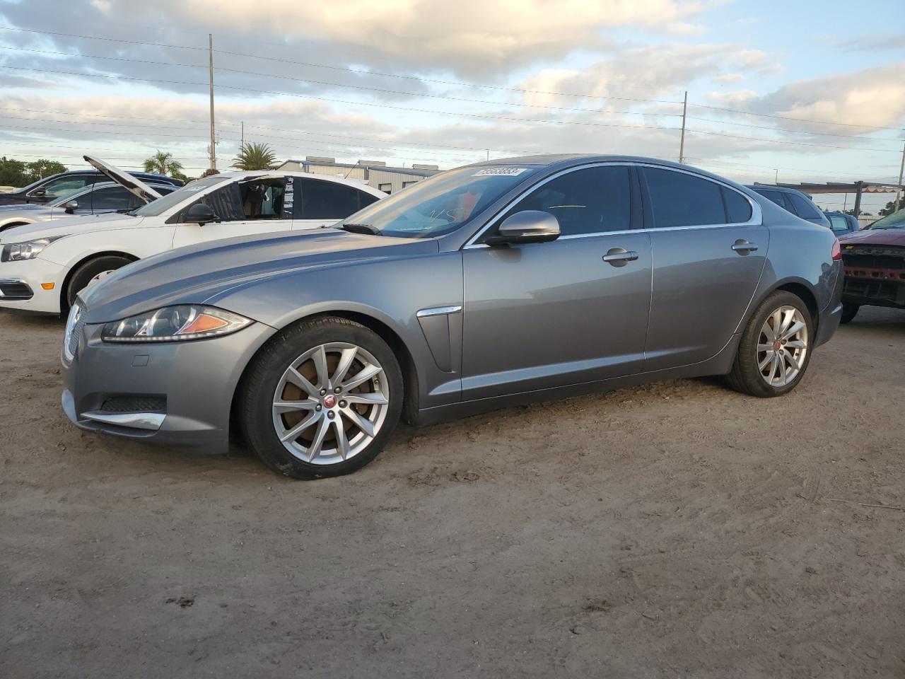 Obraz 1 z 2014 JAGUAR XF  2014 z VIN SAJWA0ES5EPU18135