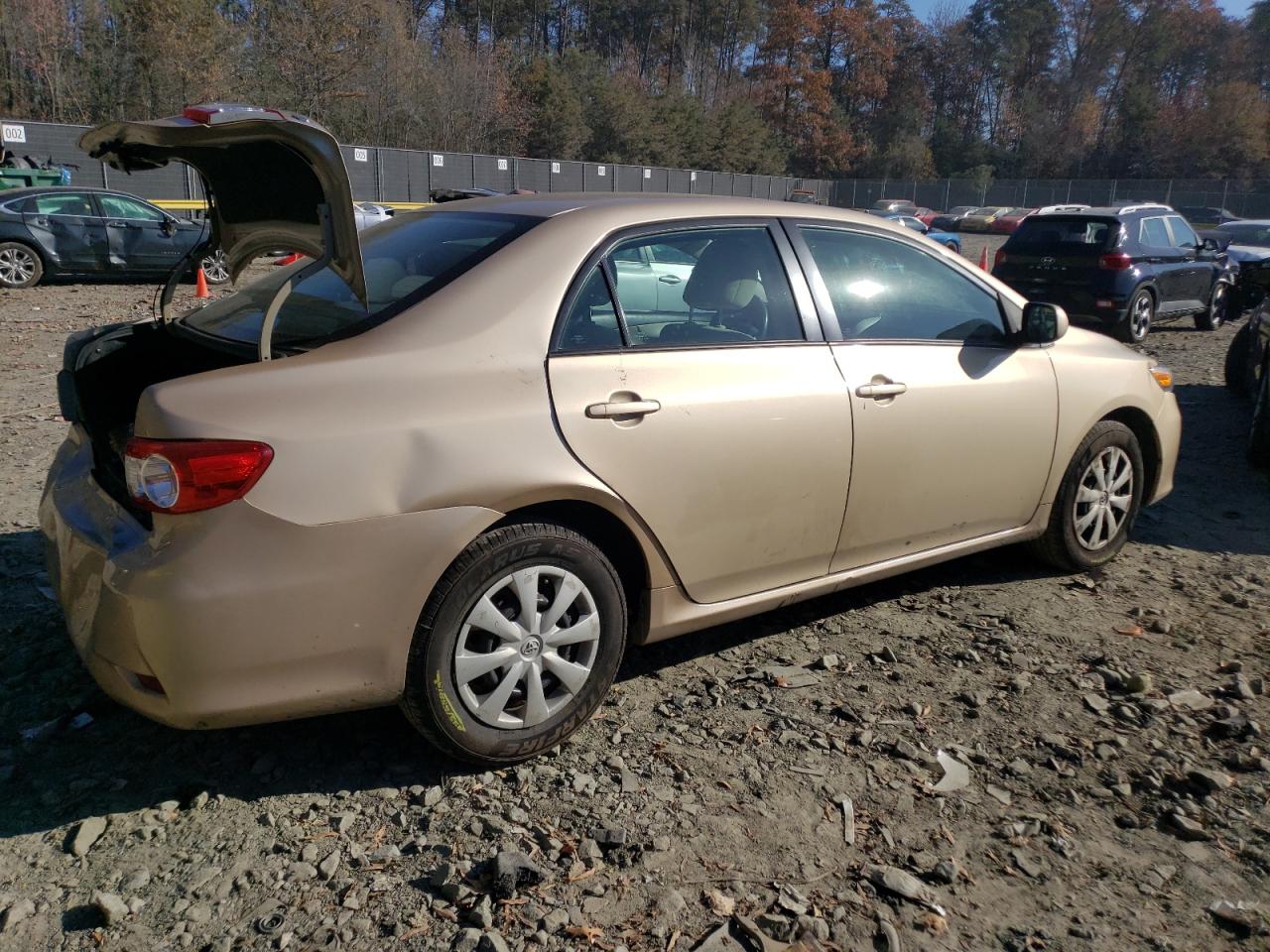 Изображение 3 2011 TOYOTA COROLLA BASE 2011 с VIN 2T1BU4EE2BC717193