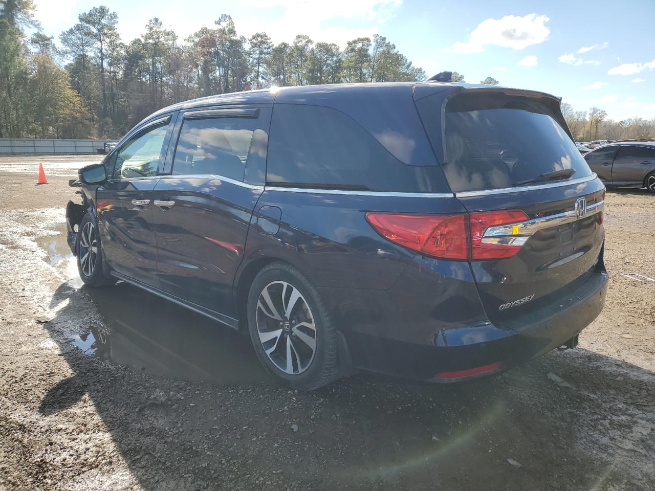 Image 2 of 2019 HONDA ODYSSEY ELITE 2019 with VIN 5FNRL6H95KB077617