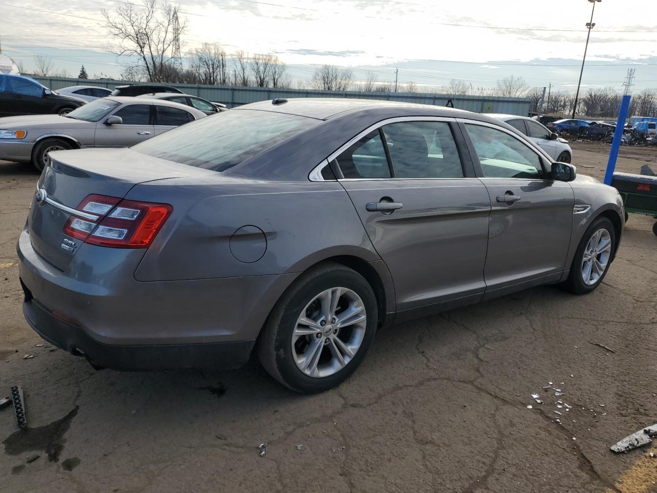 Obraz 3 z 2013 FORD TAURUS SEL 2013 z VIN 1FAHP2H87DG190614