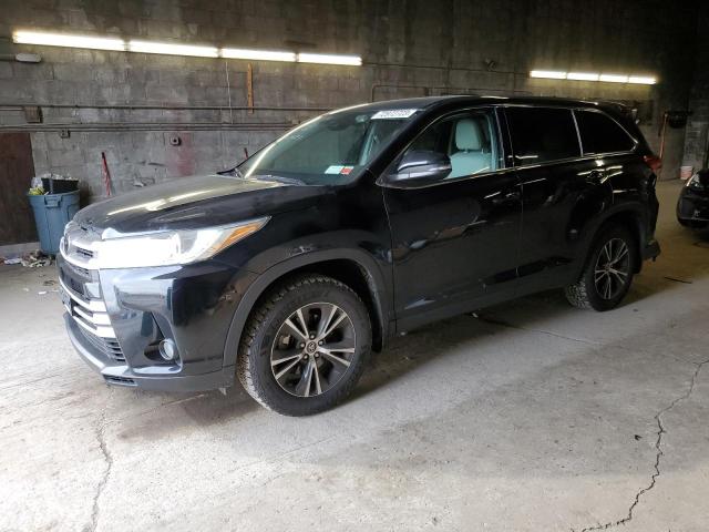 Image 1 of 2019 TOYOTA HIGHLANDER LE 2019 with VIN 5TDBZRFH5KS959300