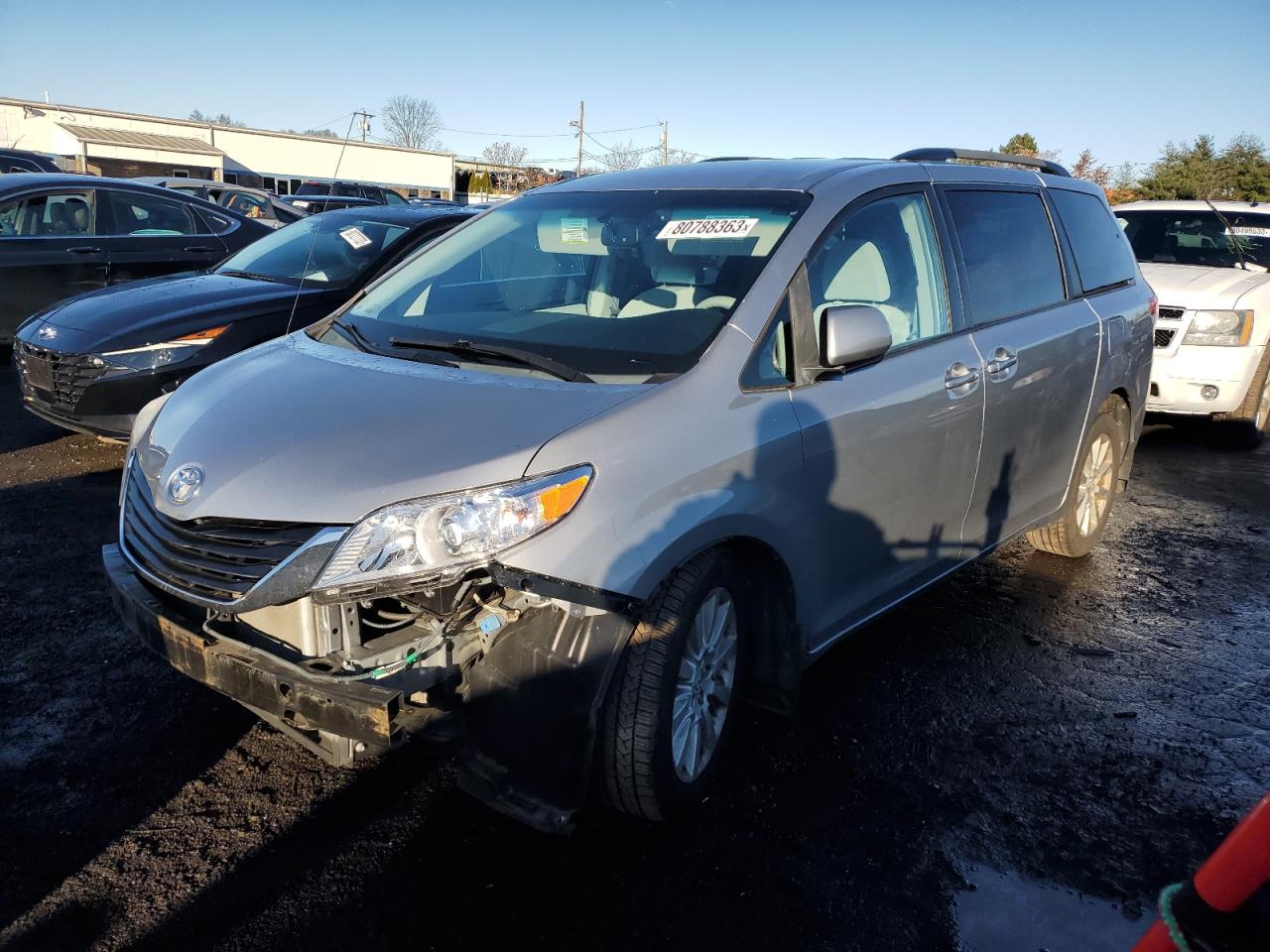 Obraz 2011 TOYOTA SIENNA LE 2011