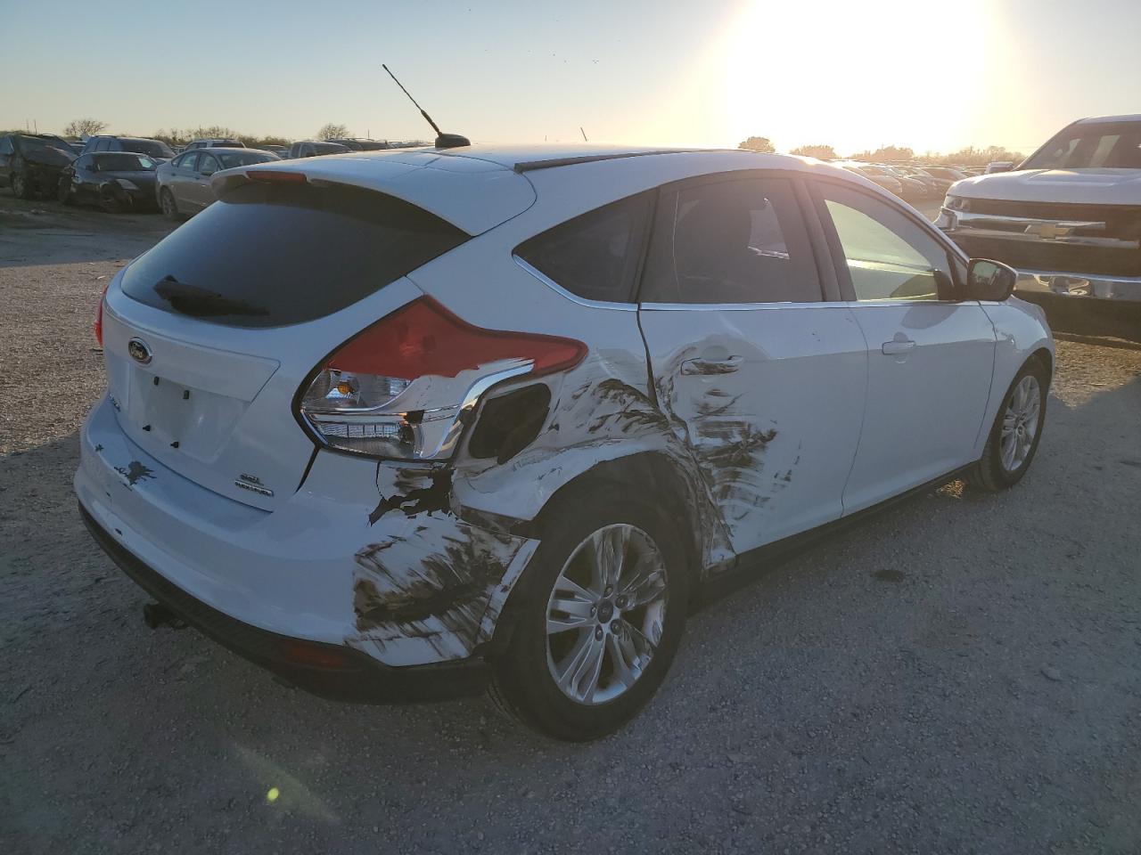 Image 3 of 2012 FORD FOCUS SEL 2012 with VIN 1FAHP3M29CL404032