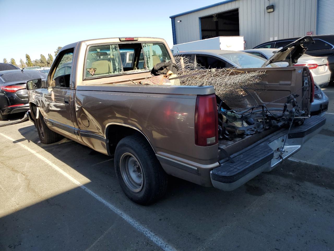 Image 2 of 1997 CHEVROLET GMT-400 C1500 1997 with VIN 1GCEC14W2VZ237142