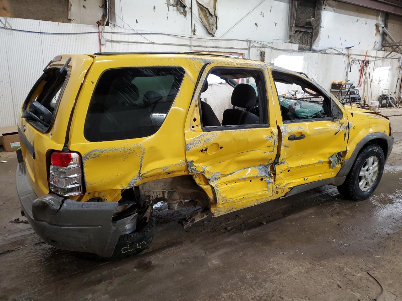 Image 3 of 2001 FORD ESCAPE XLT 2001 with VIN 1FMYU04151KC35683