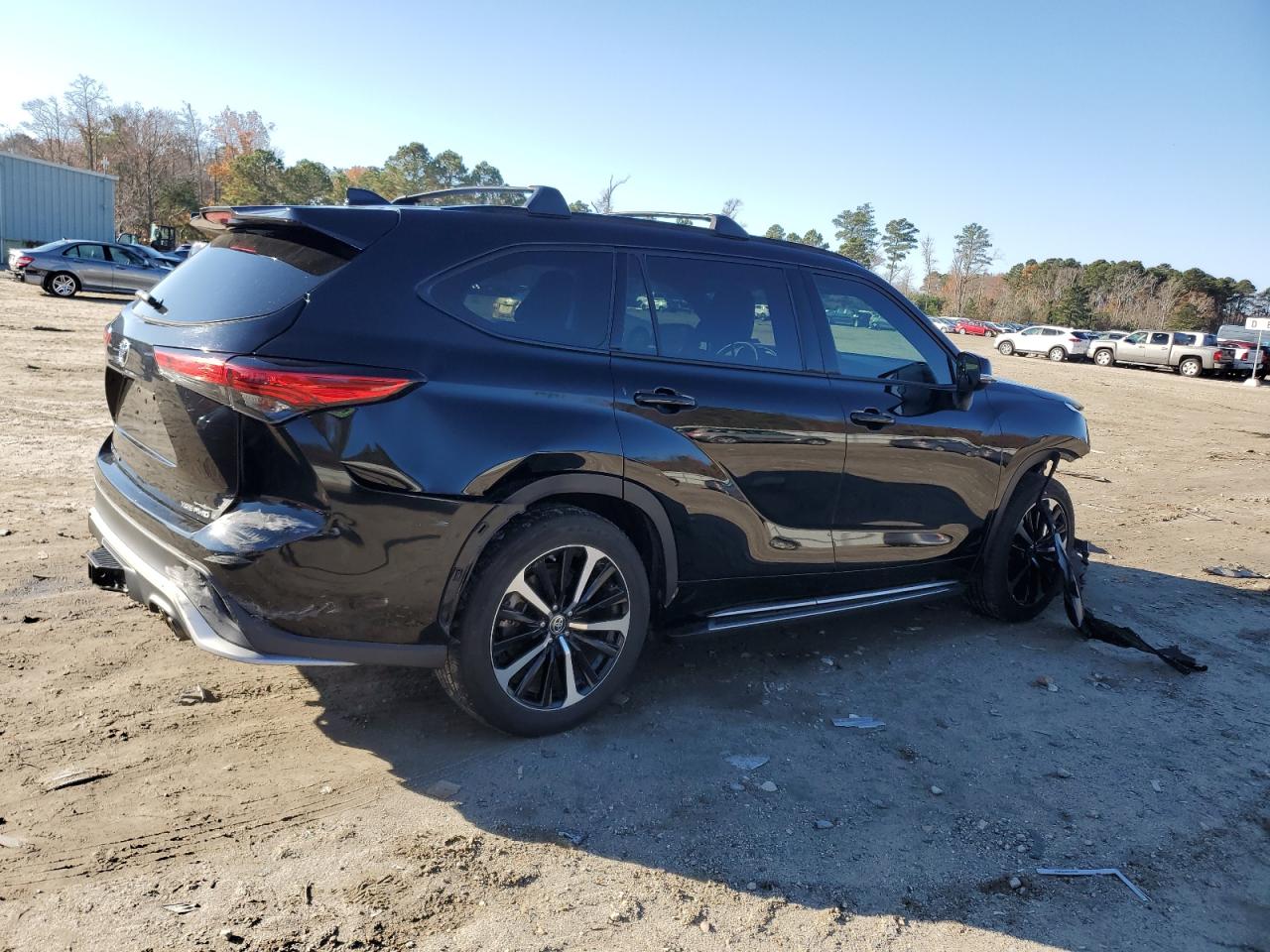 Image 3 of 2021 TOYOTA HIGHLANDER XSE 2021 with VIN 5TDLZRBH6MS133634