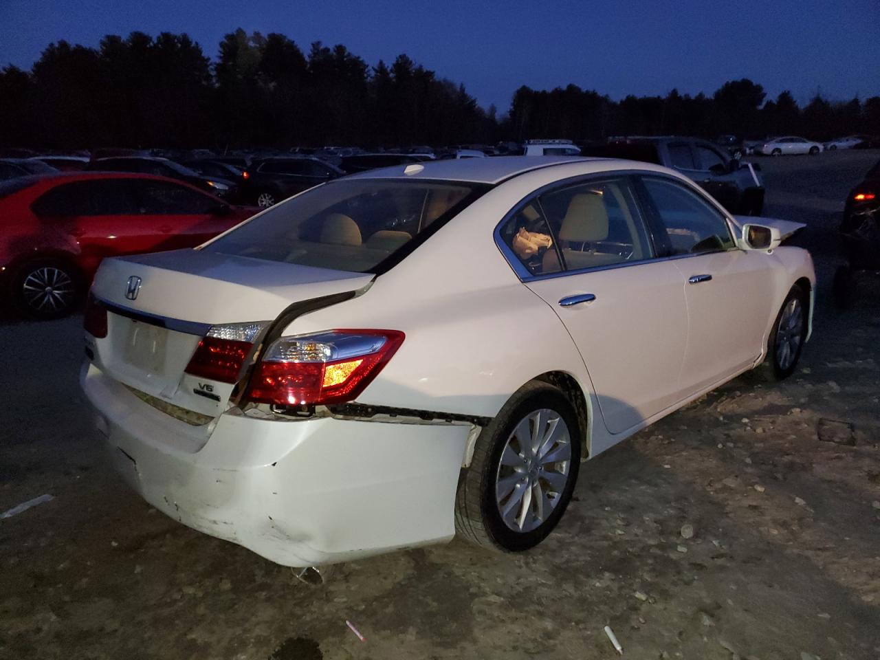 Image 3 of 2015 HONDA ACCORD TOURING 2015 with VIN 1HGCR3F95FA000039