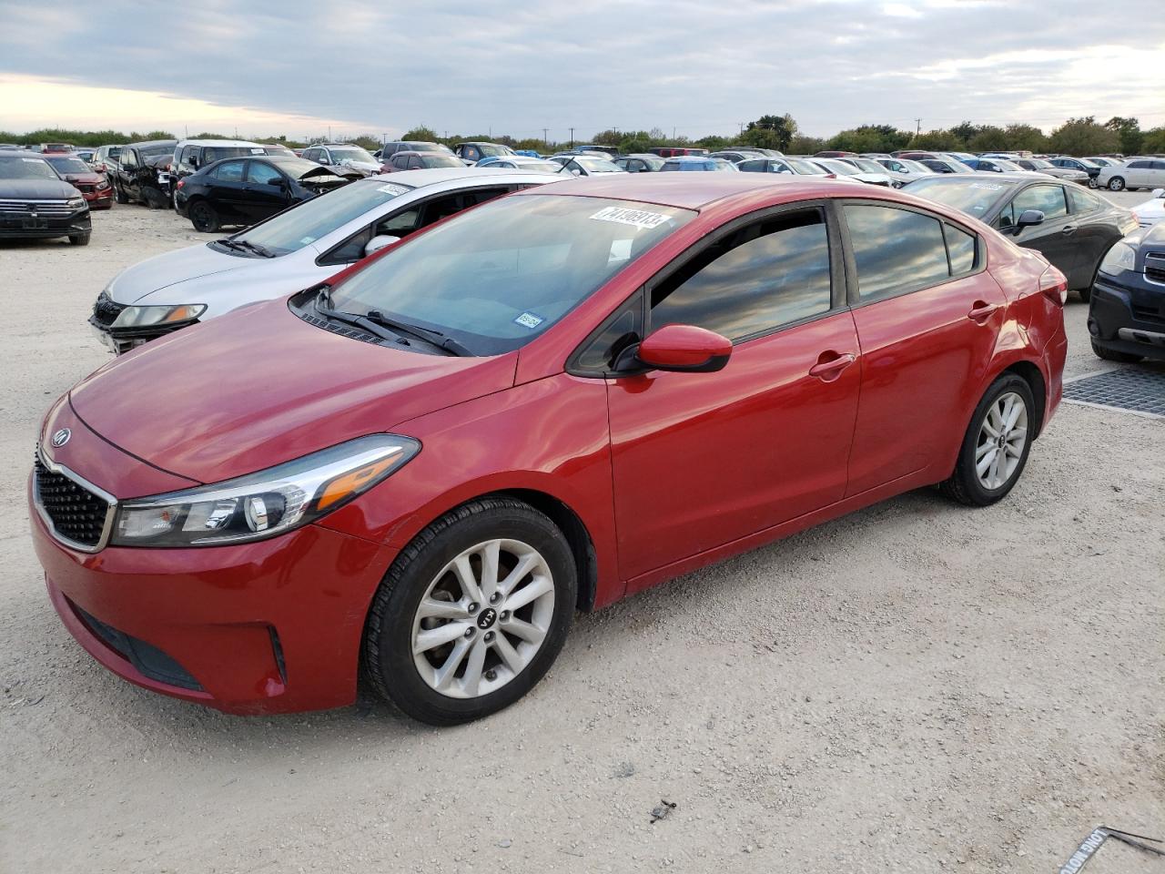 Изображение 1 2017 KIA FORTE LX 2017 с VIN 3KPFL4A77HE085930